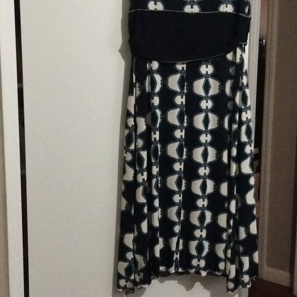 GEO Design Sleeveless Dress - Picture 6 of 6